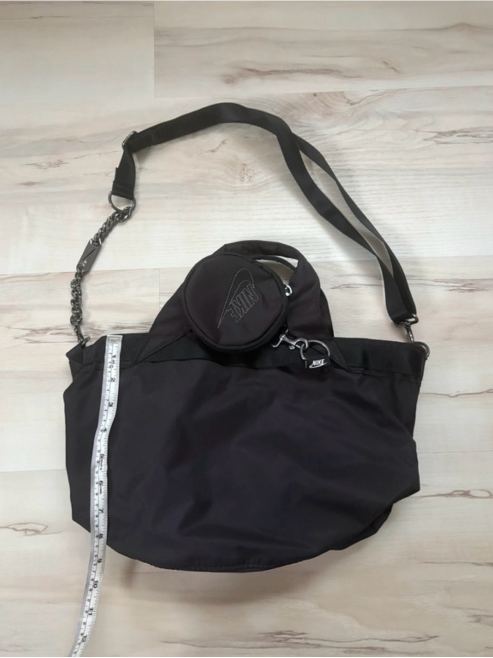 Nike Black Convertible Tote with Detachable Round Pouch - Picture 4 of 6